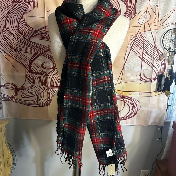 Scarf - Picture 1 of 9